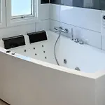 5 Bedroom Cozy In *