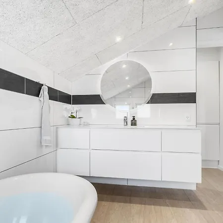 5 Bedroom Cozy In * Hejls